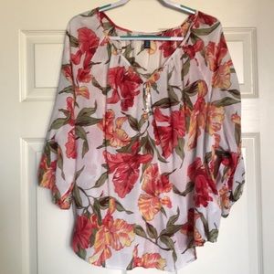 💜Tropical Flowery 1X Flowy Blouse 💜 3 for $15